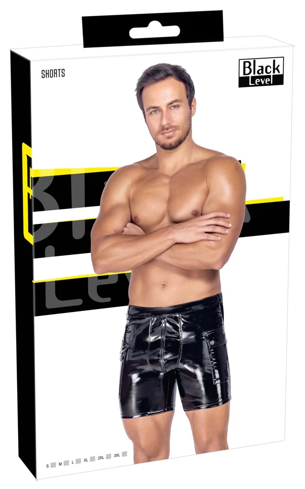 Black Level Shorts aus Lack
